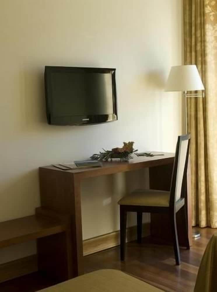 Twin Room - Photo 1