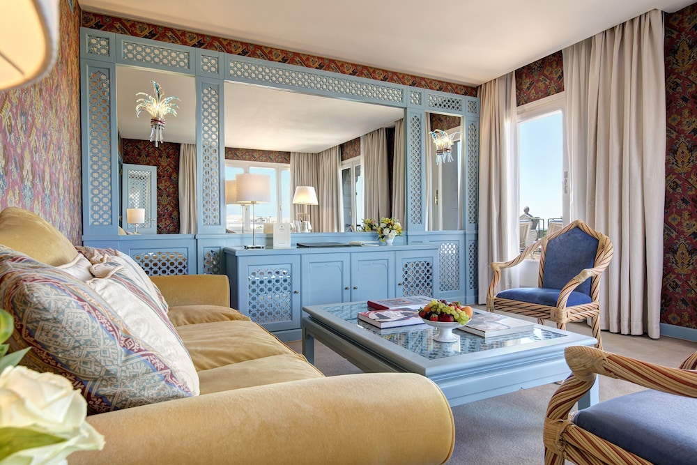 Presidential Suite thumbnail 6