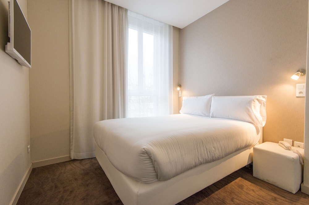 Standard Double Room - Photo 1