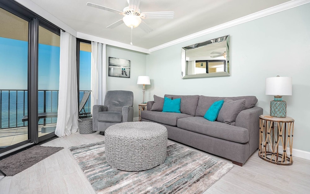 Condo, 2 Bedrooms