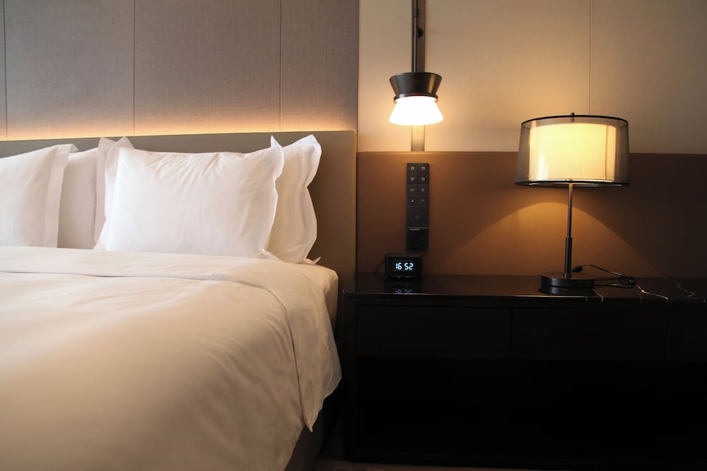 Suite, 1 Bedroom - Photo 3