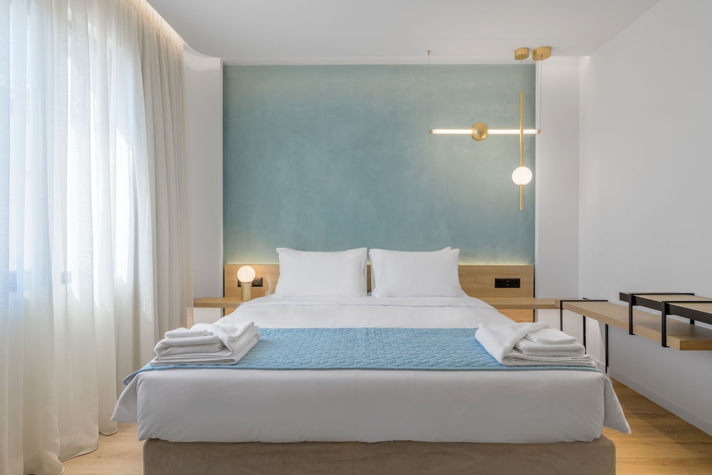 Athena Suite photo 2