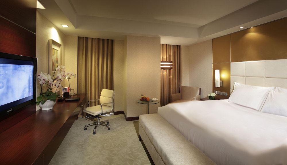 Club Room, 1 King Bed (Club Floor) - Photo 3