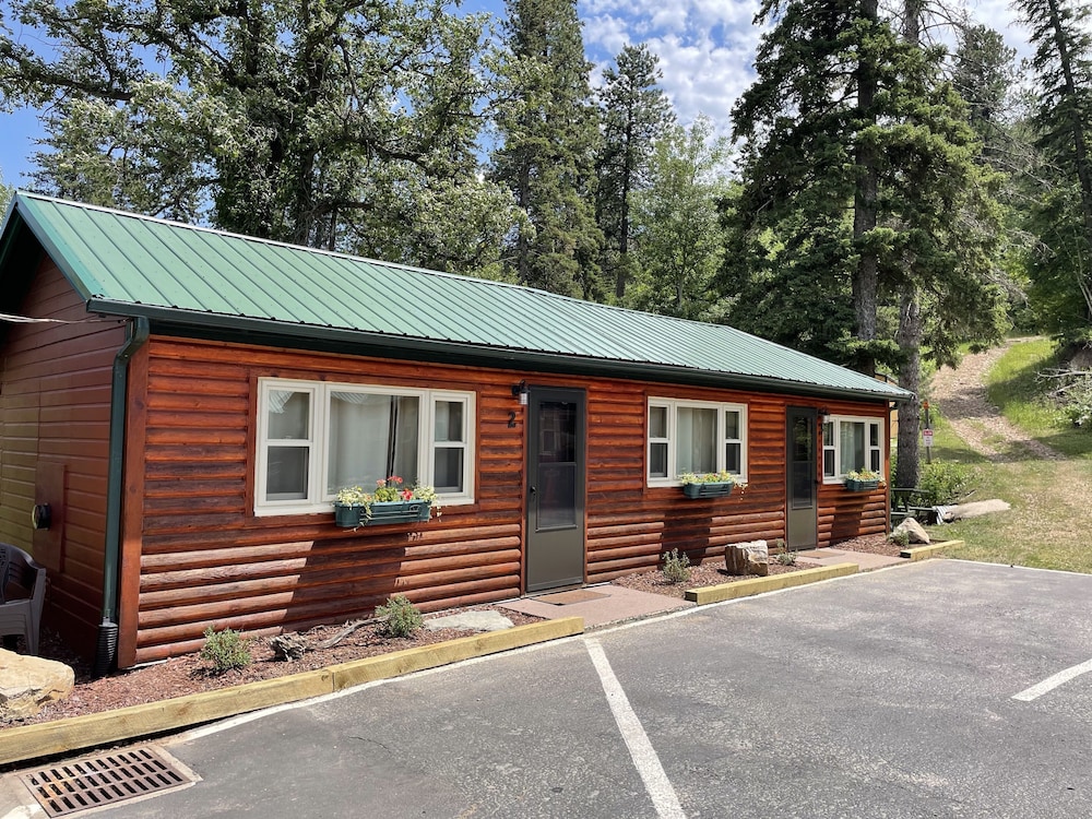 Family Cabin (No Pets)