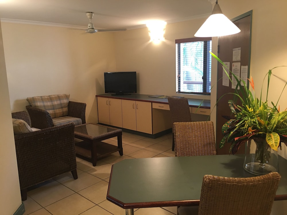 Suite, 1 Bedroom - Photo 4