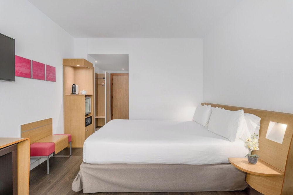 Single Room (Plus sofa bed)