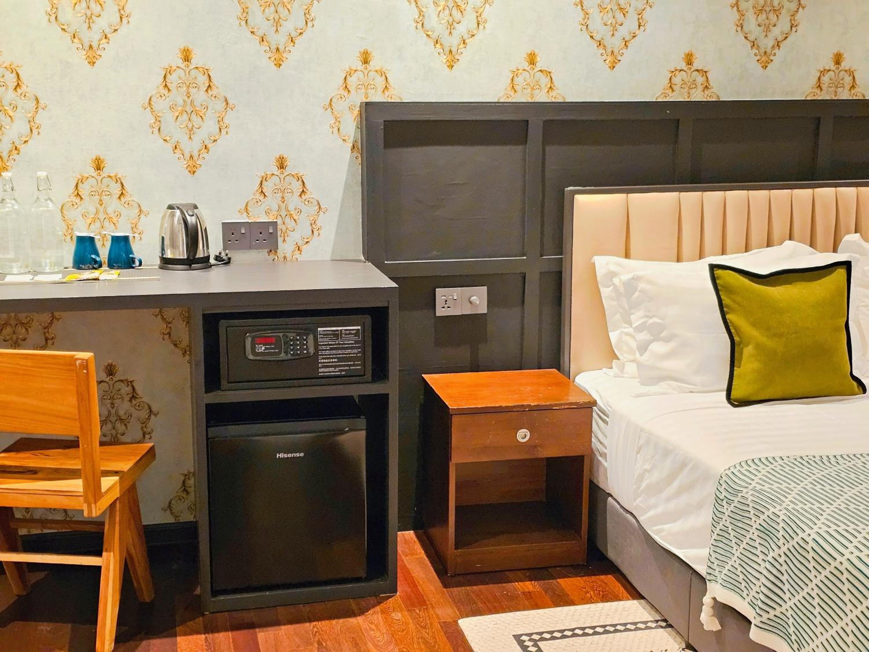 Deluxe Family Room - Photo 5