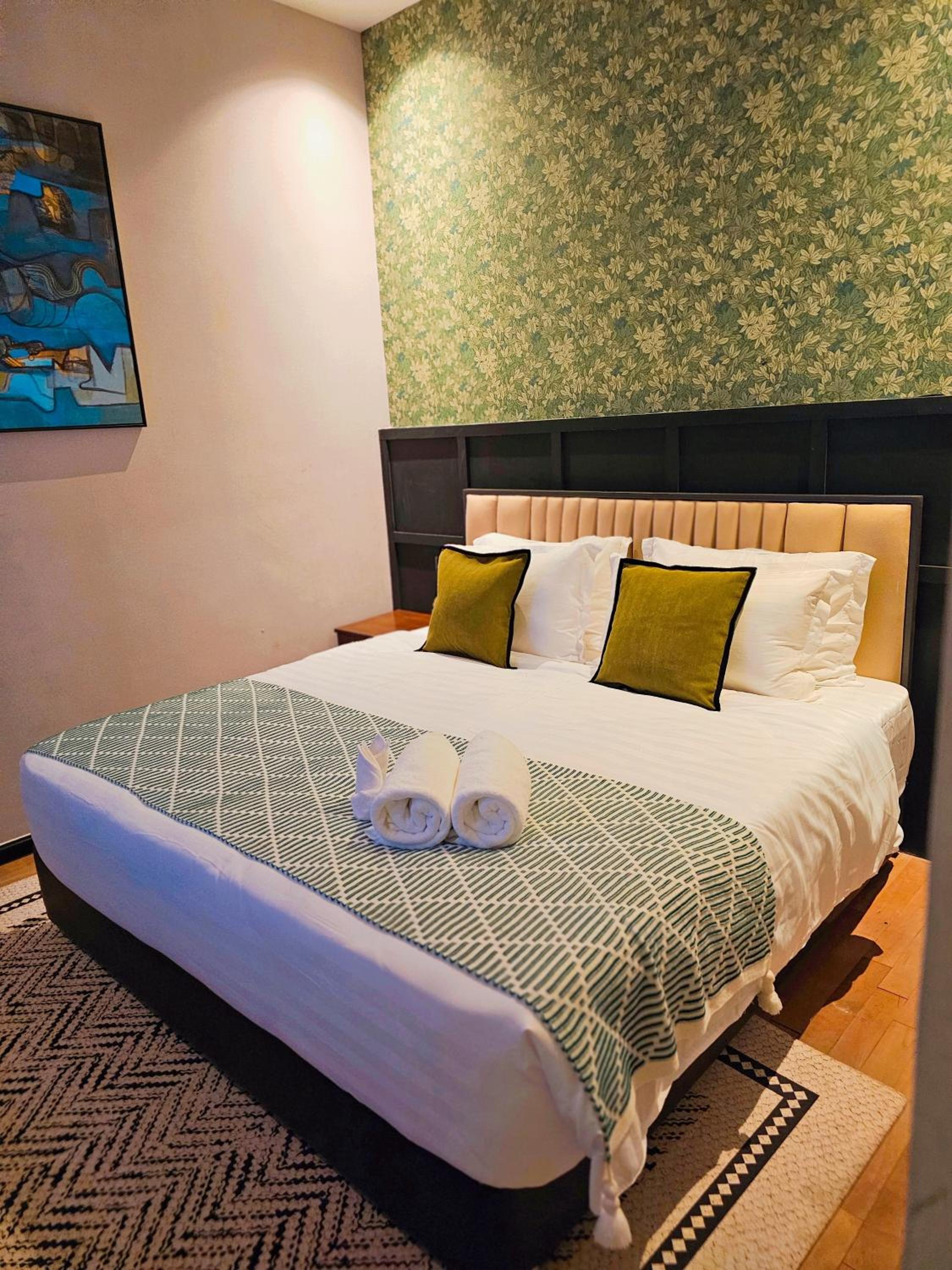Deluxe King Room - Photo 5