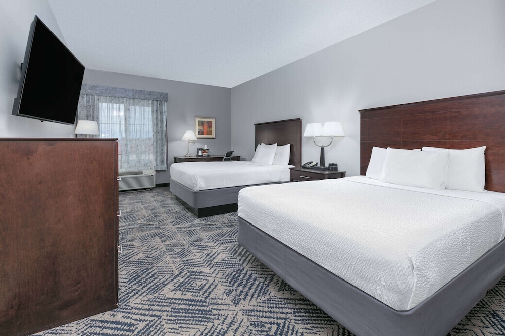 Room, 2 Queen Beds, Accessible, Non Smoking (Roll-In Shower) - Photo 1