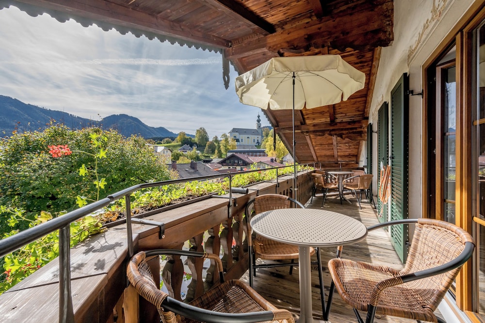 Family Studio Suite, 1 Bedroom, Balcony, Mountain View photo 3