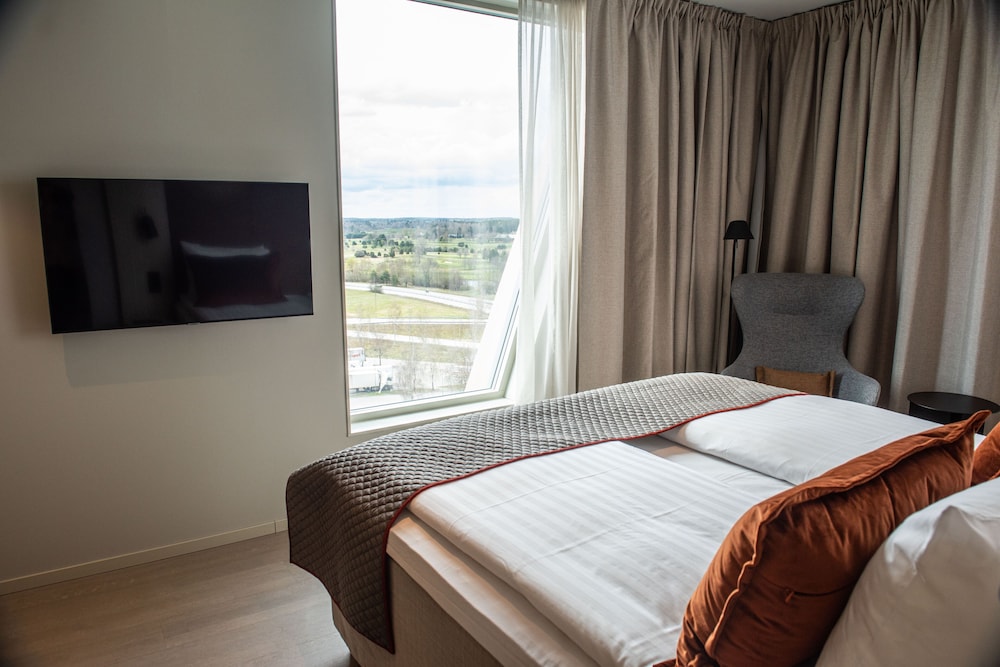 Suite, 1 Double Bed with Sofa bed, Non Smoking - Photo 2