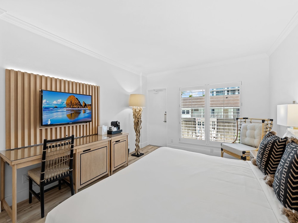 Standard Room, 1 King Bed - Photo 1
