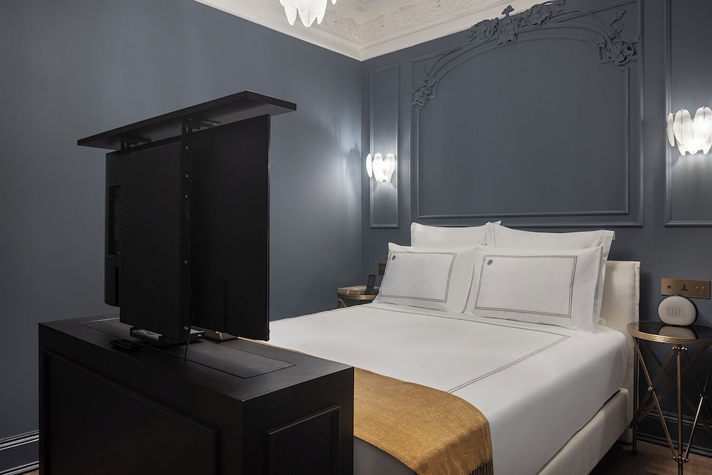 Signature Suite, Partial Sea View photo 1