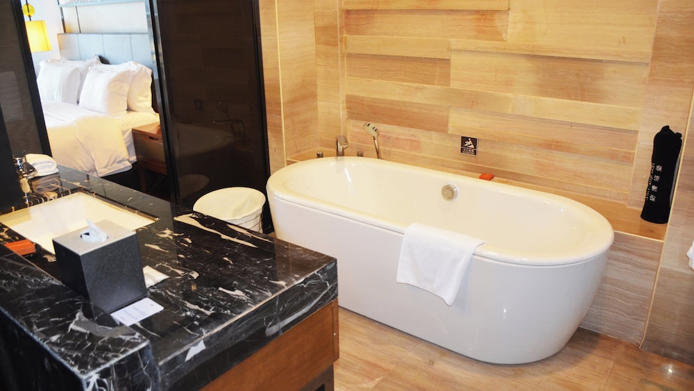 Standard Room, 1 King Bed (Residence) photo 2