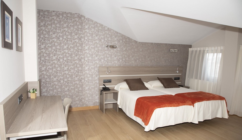 Double or Twin Room, Private Bathroom (Supletoria) photo 3