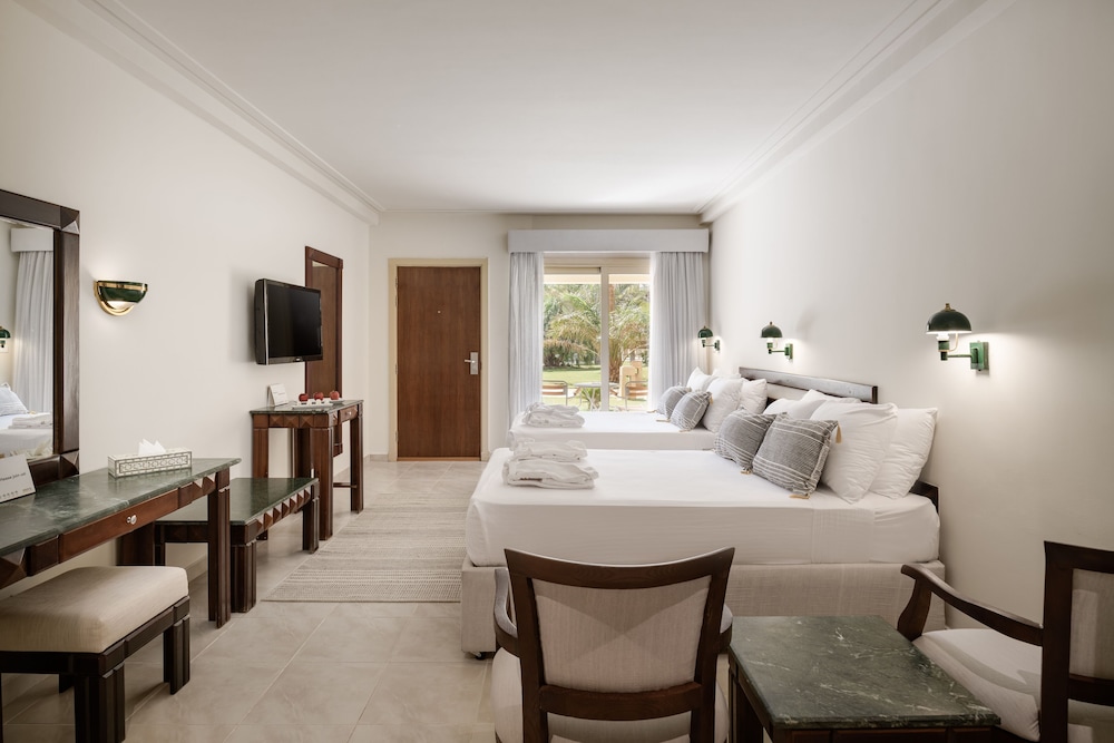 Deluxe Room (Family)