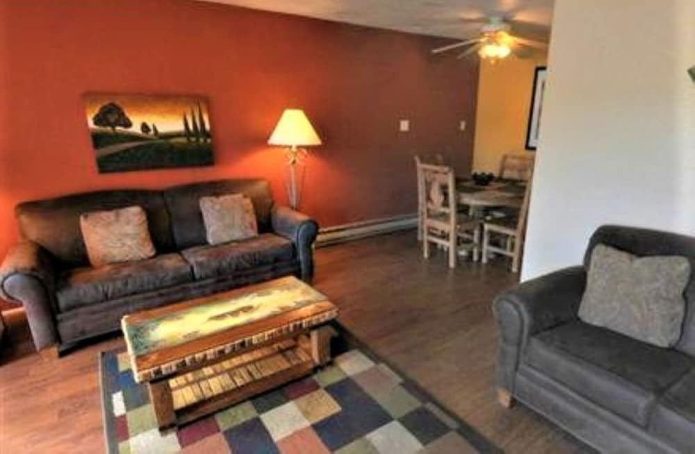 Basic Condo, 2 Bedrooms photo 3