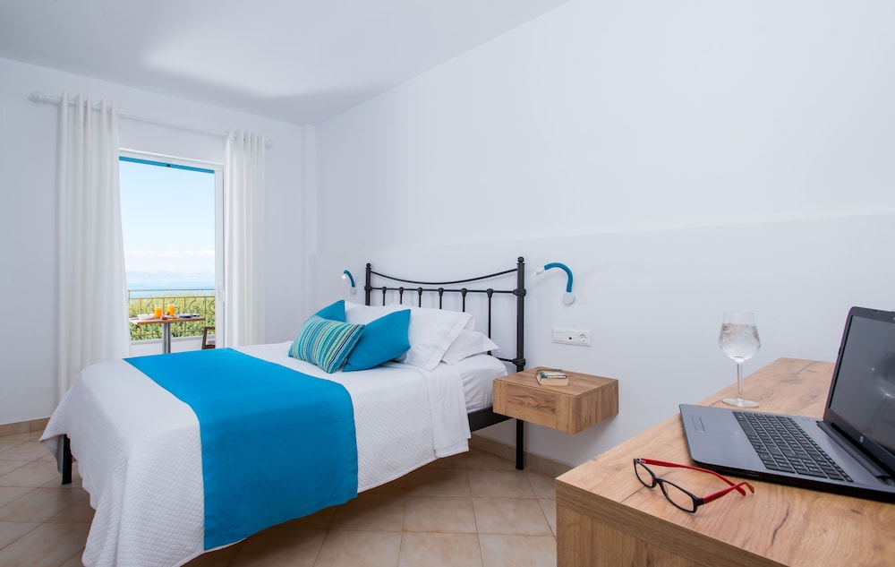 Classic Double Room, Sea View - Photo 2
