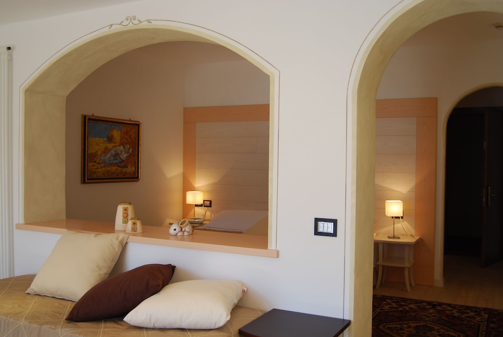 Deluxe Suite photo 2