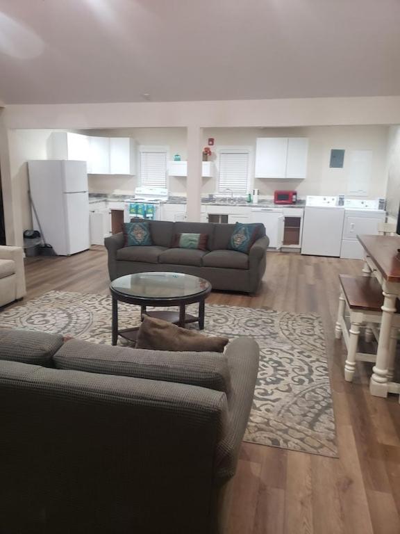 Four-Bedroom House photo 3