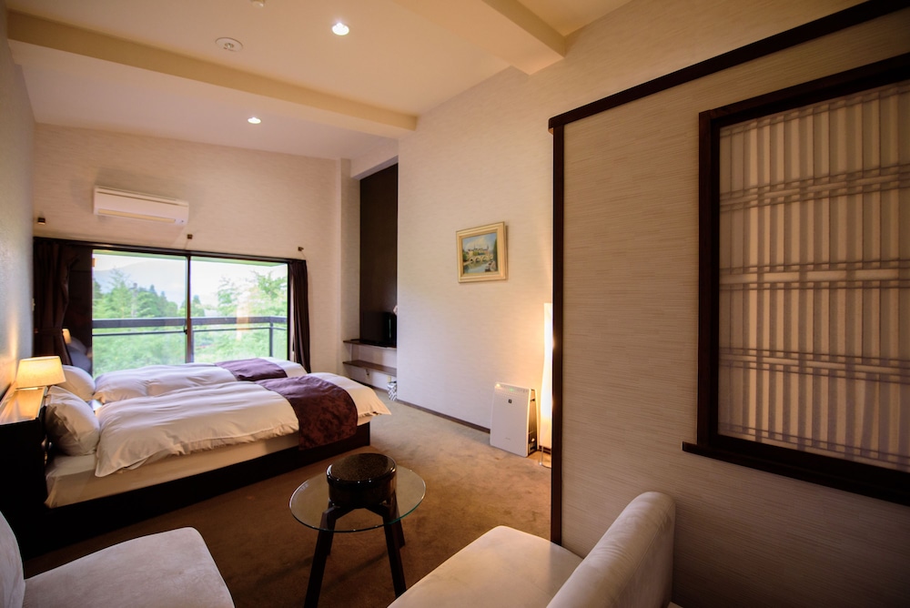 Twin Room with Mountain View photo 3