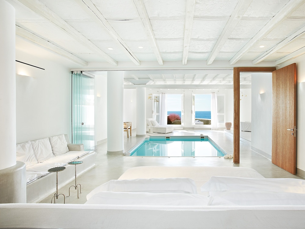 Luna Blu Suite with Private Indoor Pool - Photo 1