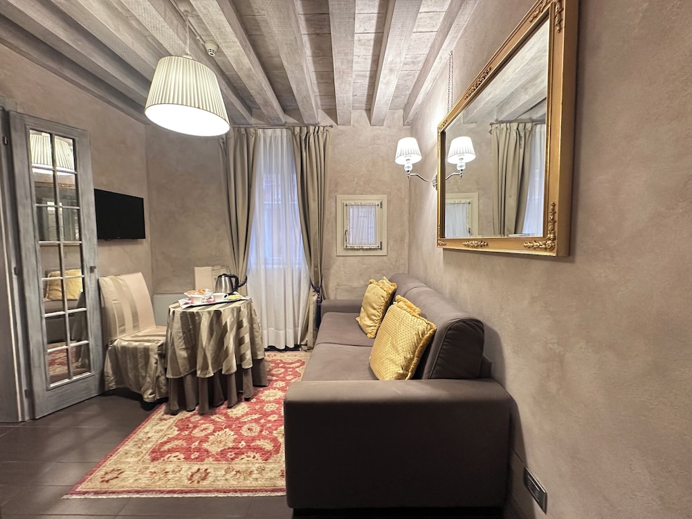 Suite, Annex Building (Residence Ground Floor) photo 3