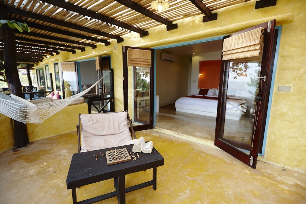 Beach Front Suite - Photo 10