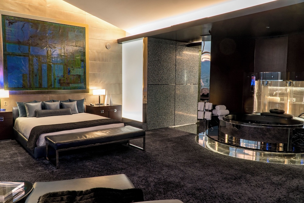 One 80 Suite - Photo 4