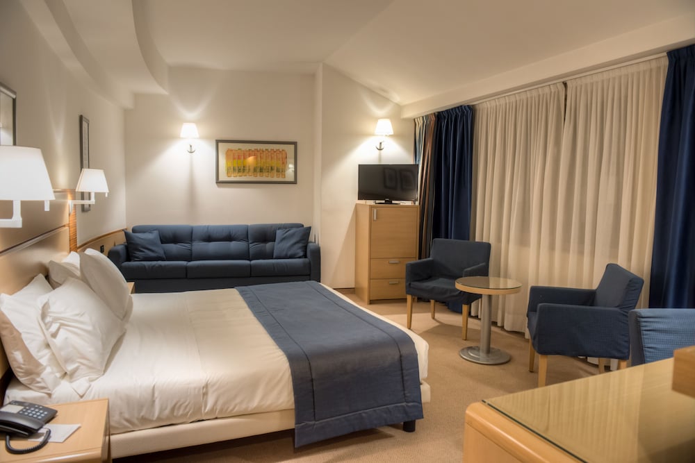 Standard Triple Room - Photo 1
