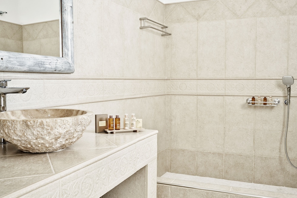 Suite, Sea View (Master - outdoor jetted tub) - Photo 4