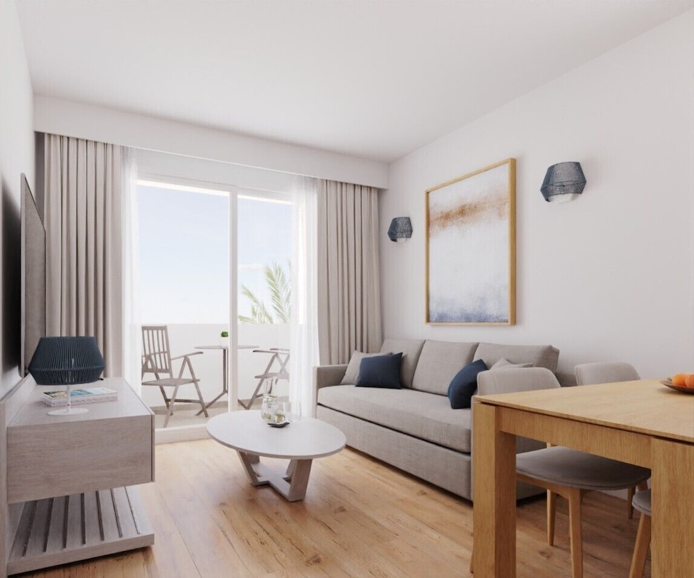 Superior Apartment, 1 Bedroom, Balcony (3 adults + 1 child) photo 3