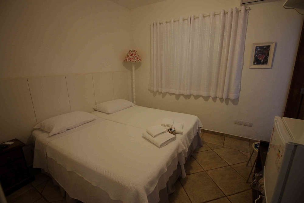 Standard Room, 2 Twin Beds photo 2