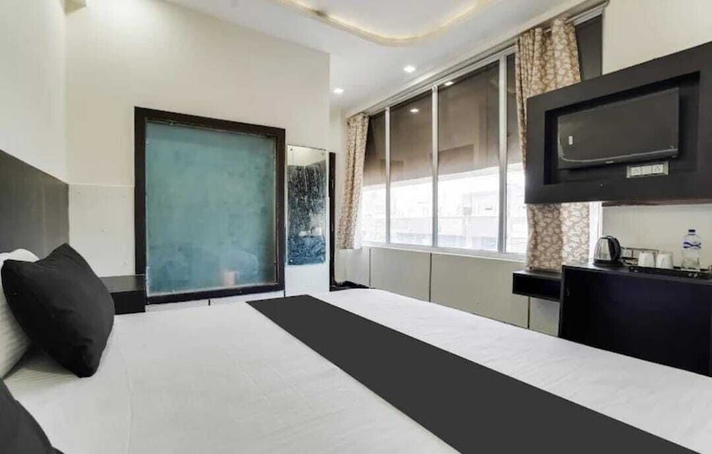 Deluxe Double Room, City View