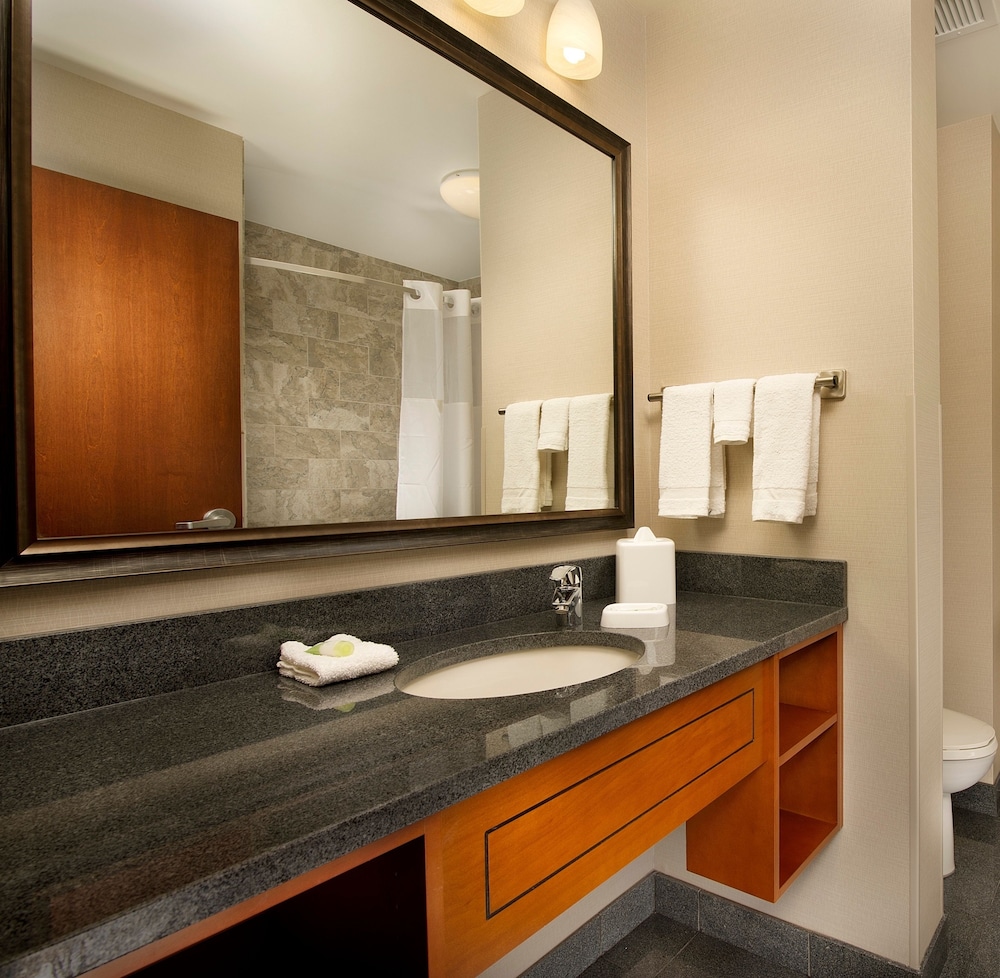 Suite, Multiple Beds, Refrigerator & Microwave (2 Rooms, Upper Floor) photo 1