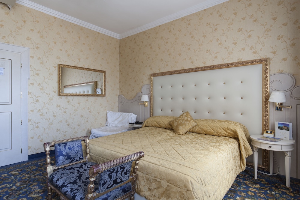 Superior Double Room, Lagoon View photo 2