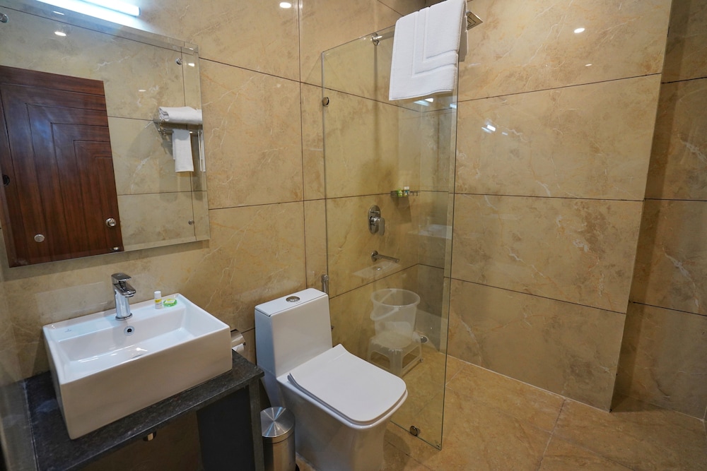Executive Room - Photo 3