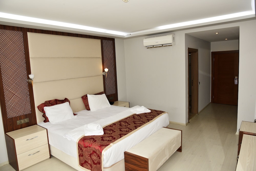 Family Suite, Balcony, City View