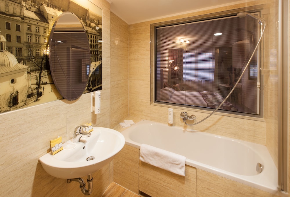 Business Double Room - Photo 2