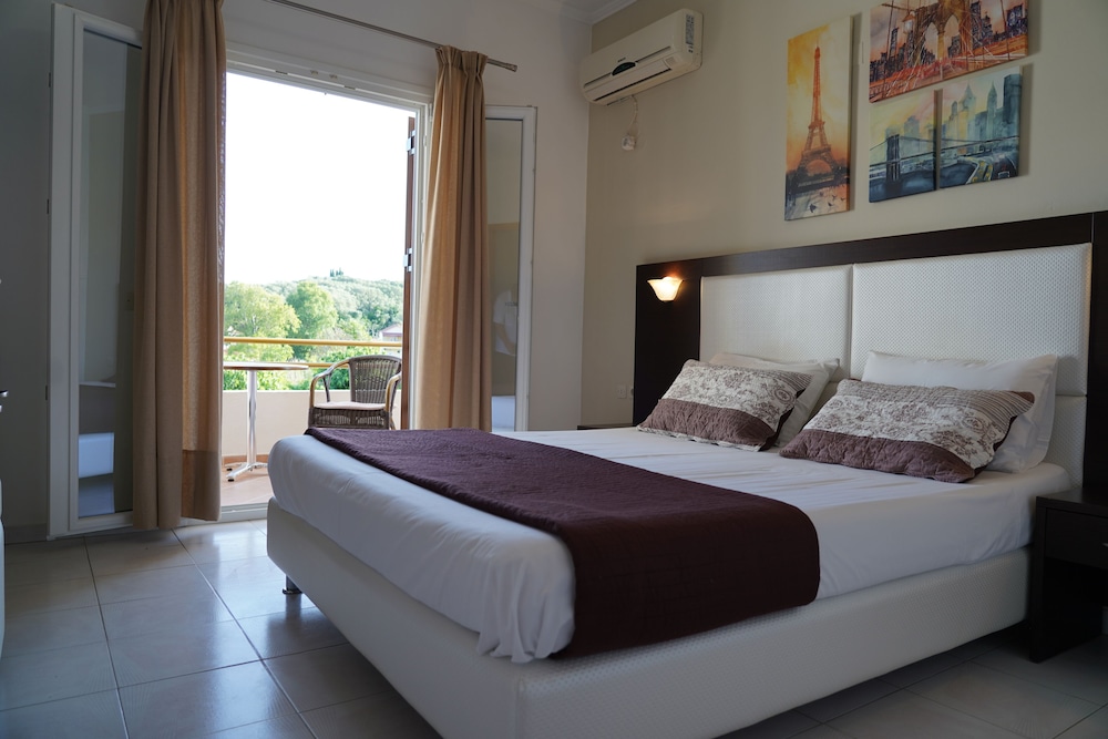 Standard Double or Twin Room photo 2