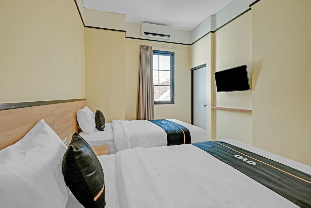 Deluxe Twin Room photo 2