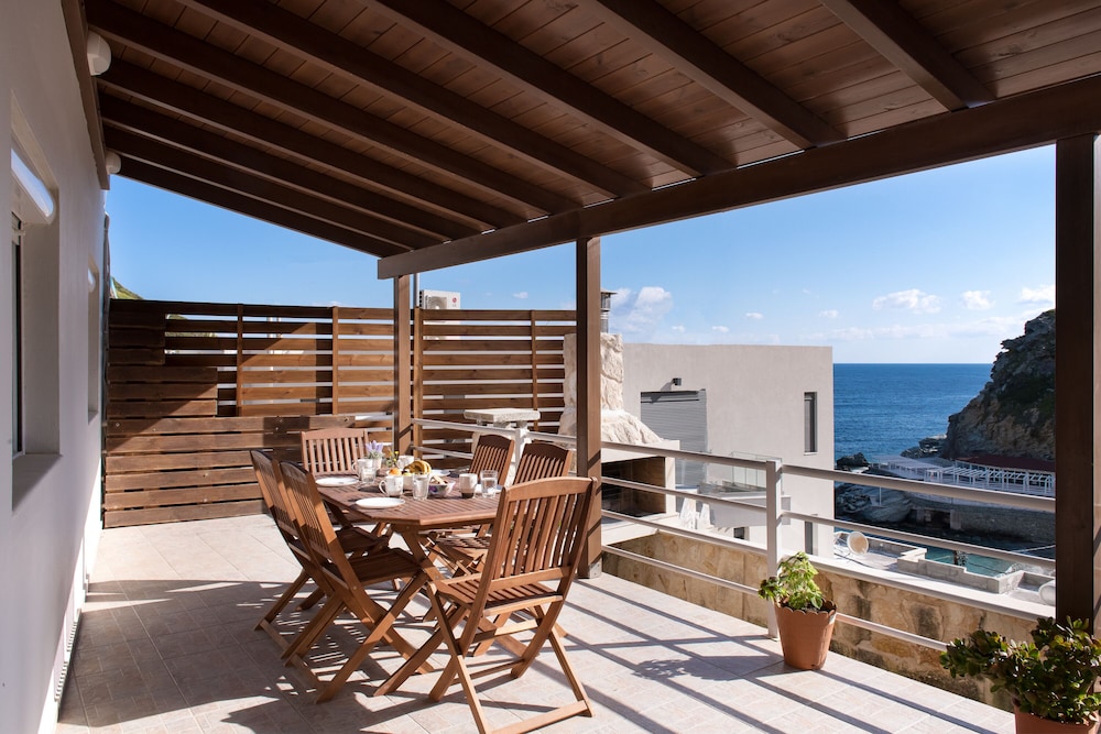 Deluxe House, 3 Bedrooms, Sea View
