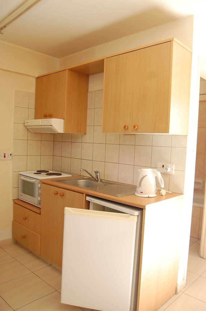 Triple Room, City View photo 3