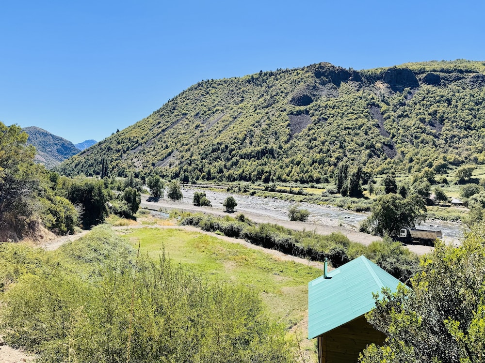 Panoramic Cabin, 2 Bedrooms, Hot Tub, Mountain View photo 3
