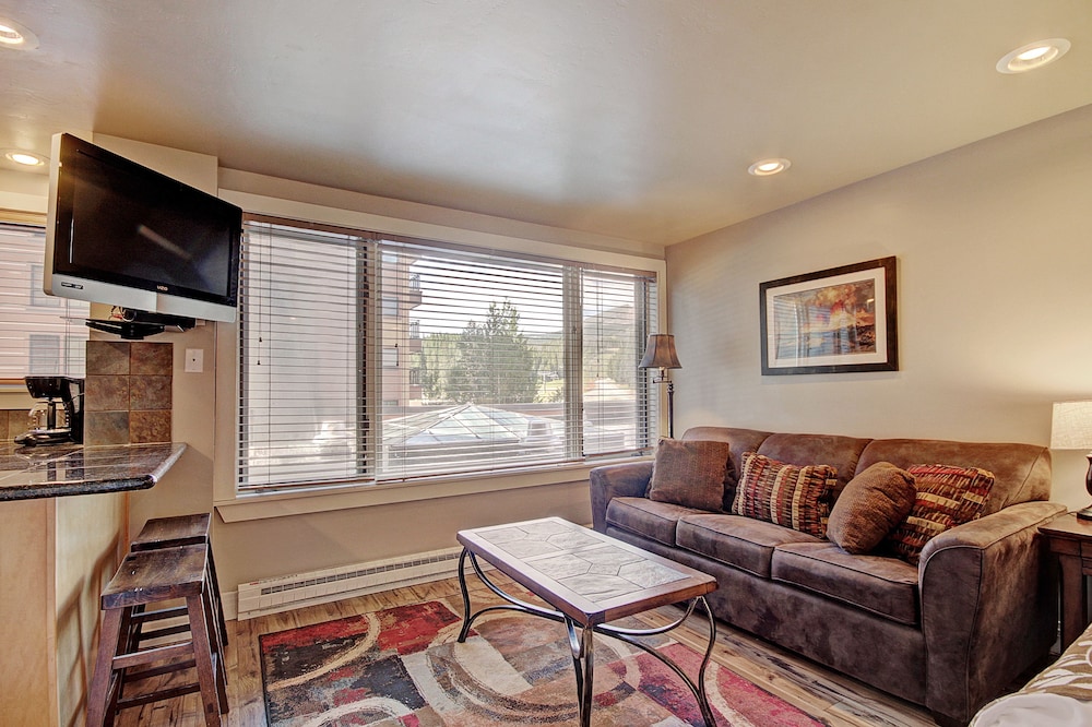 Studio (Condominium) - Photo 1