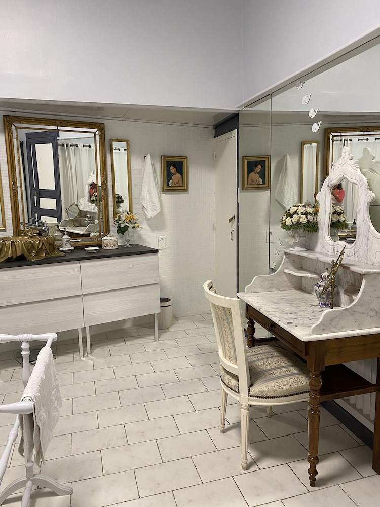 Baroque Venetian Room photo 2