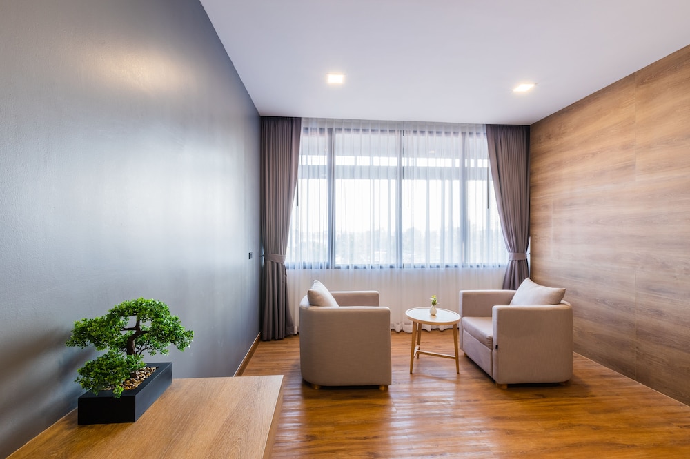 Premier King Room - Photo 4