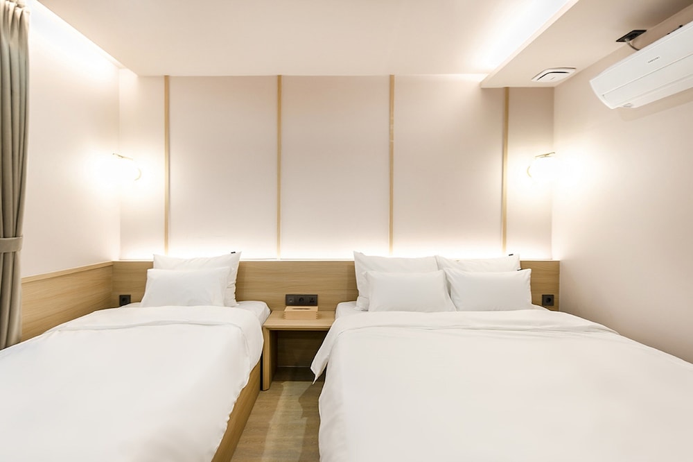 VIP Twin Room - Photo 9