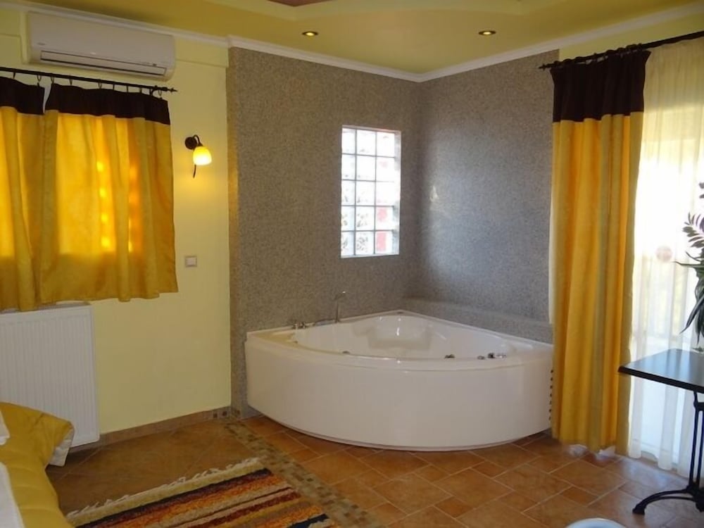 Suite, 1 Bedroom photo 2