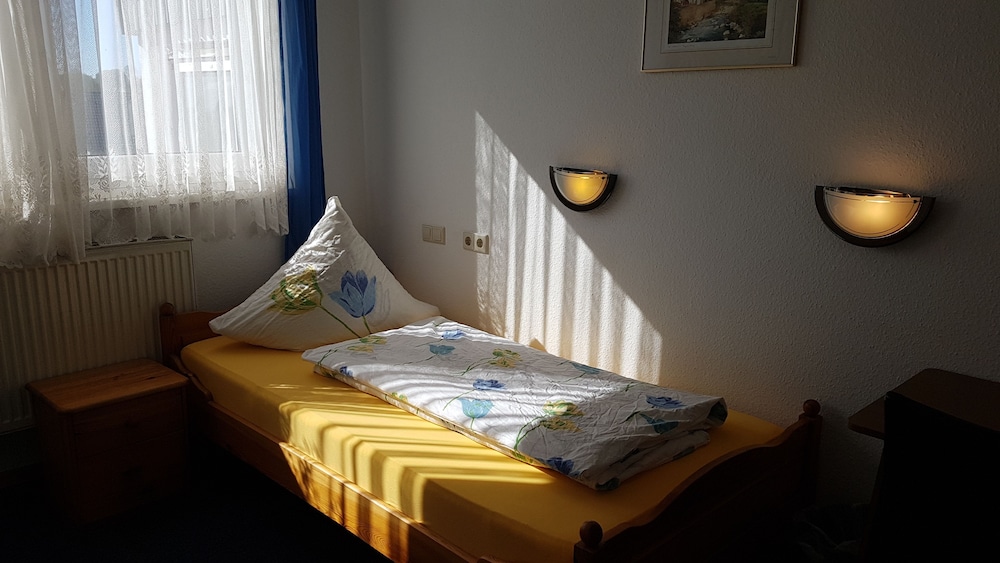 Single Room photo 2